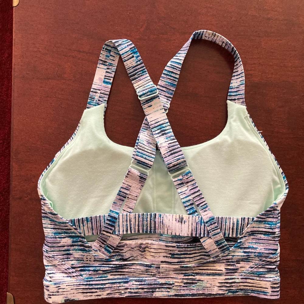 Lululemon  pure practice bra with adjustable straps and inserts like new